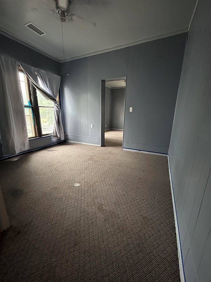 315 East Central, Arkansas City, KS 37005