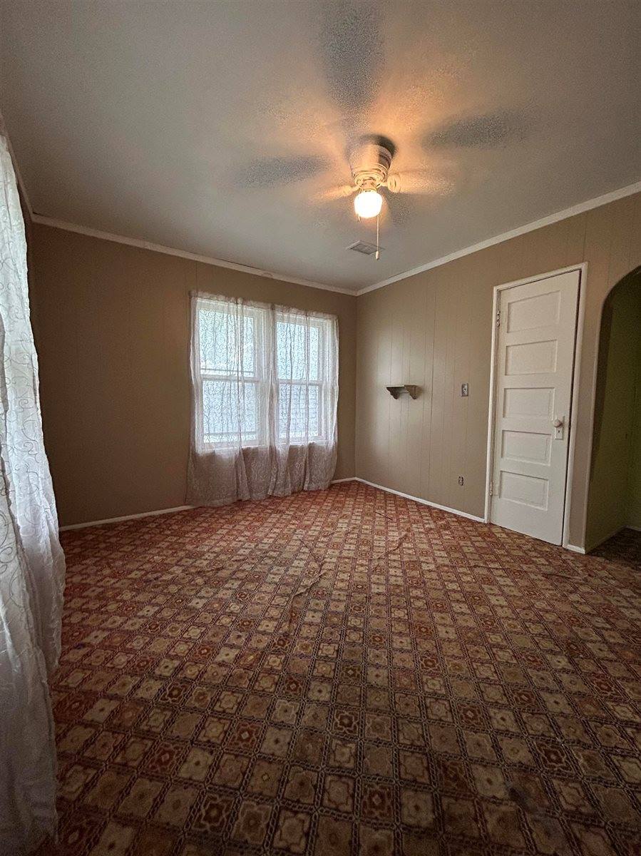 315 East Central, Arkansas City, KS 37005