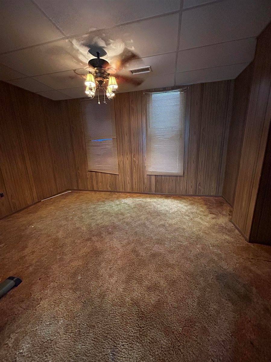 315 East Central, Arkansas City, KS 37005