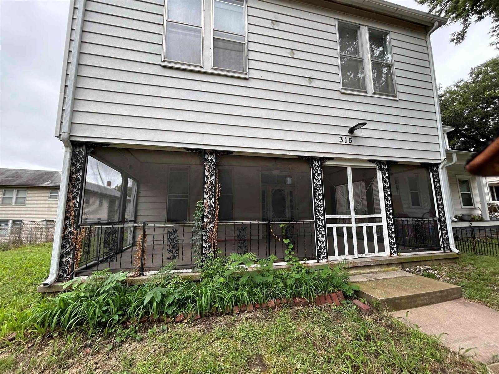 315 East Central, Arkansas City, KS 37005