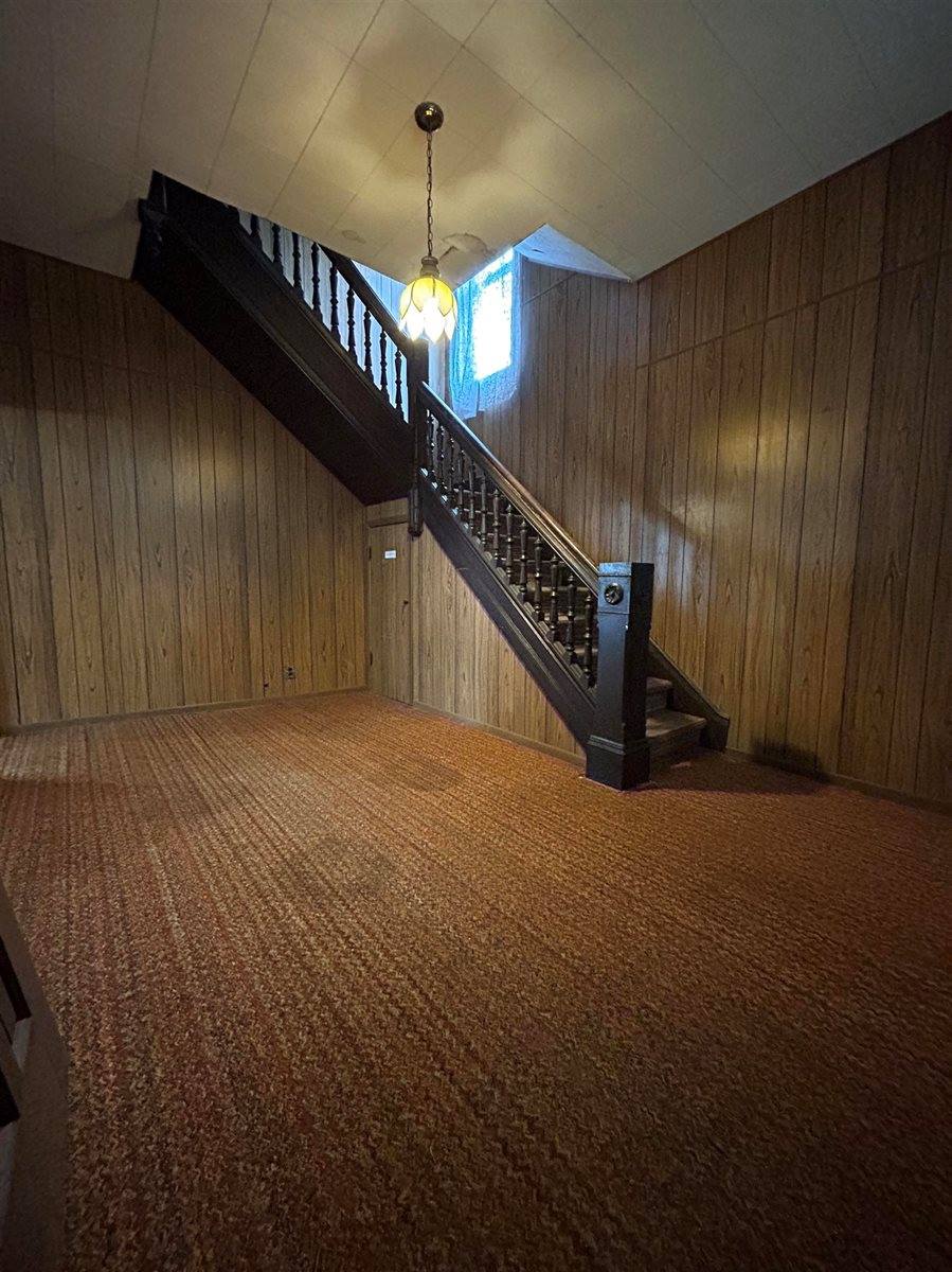 315 East Central, Arkansas City, KS 37005