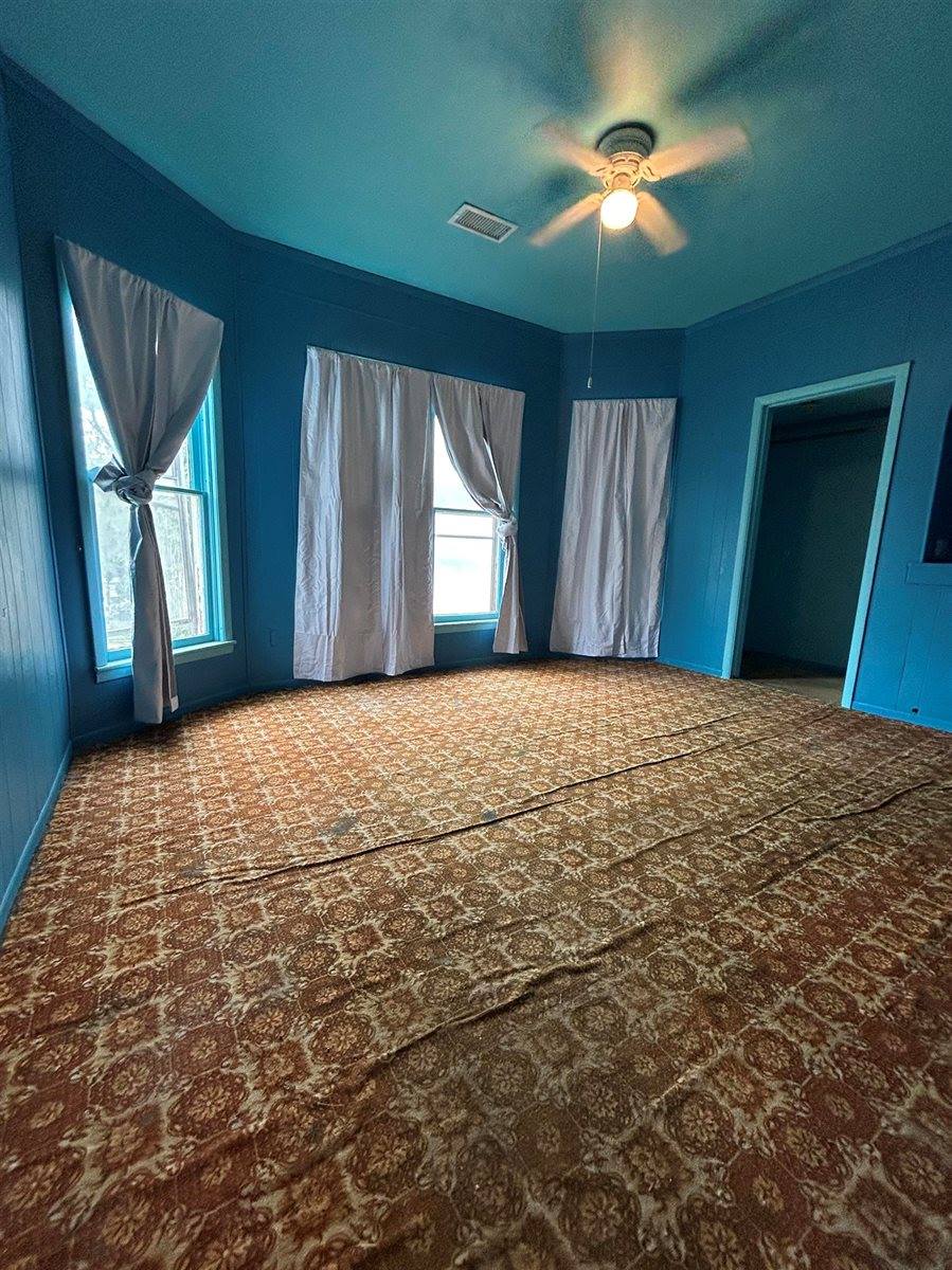 315 East Central, Arkansas City, KS 37005