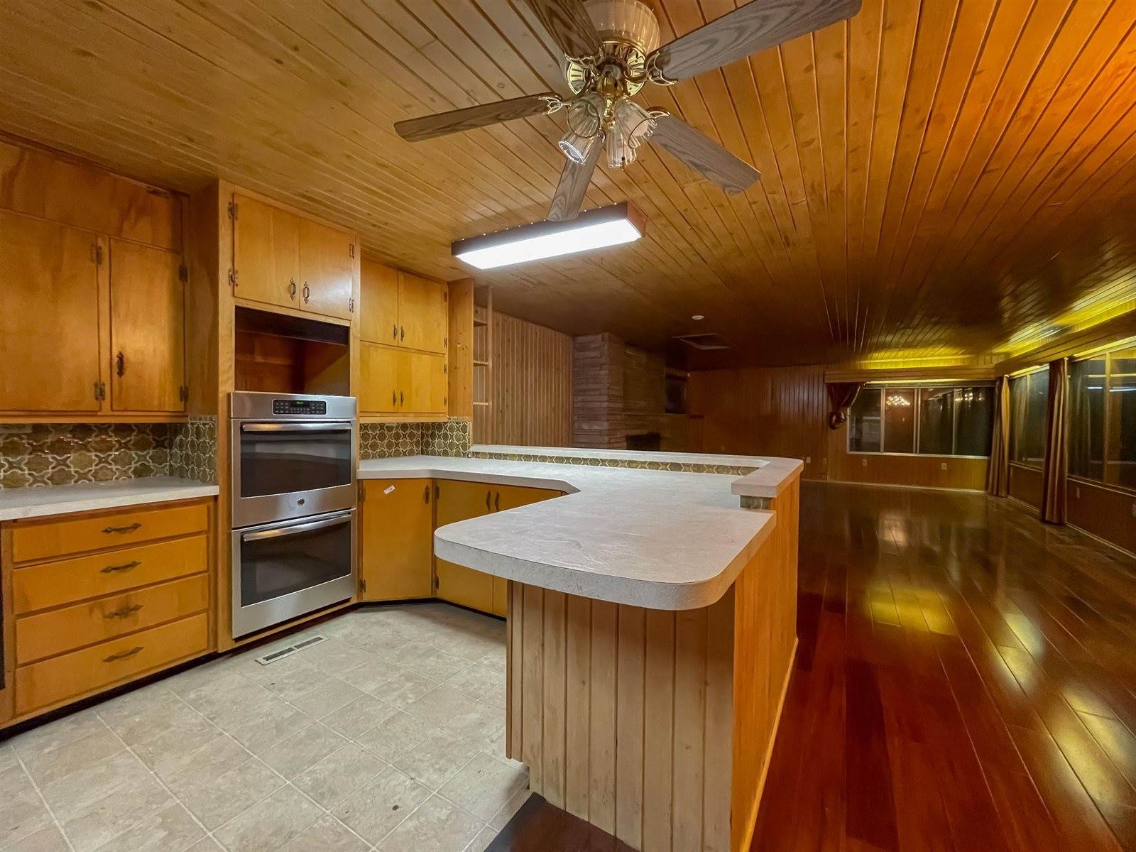 1326 North C St, Arkansas City, KS 67005