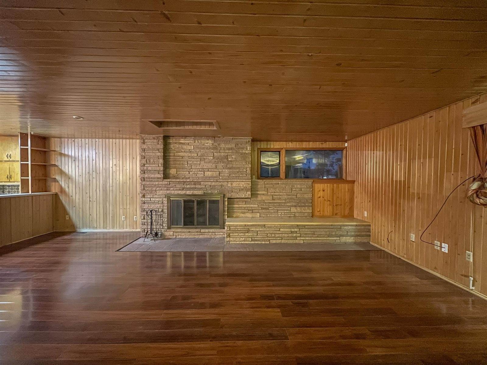 1326 North C St, Arkansas City, KS 67005