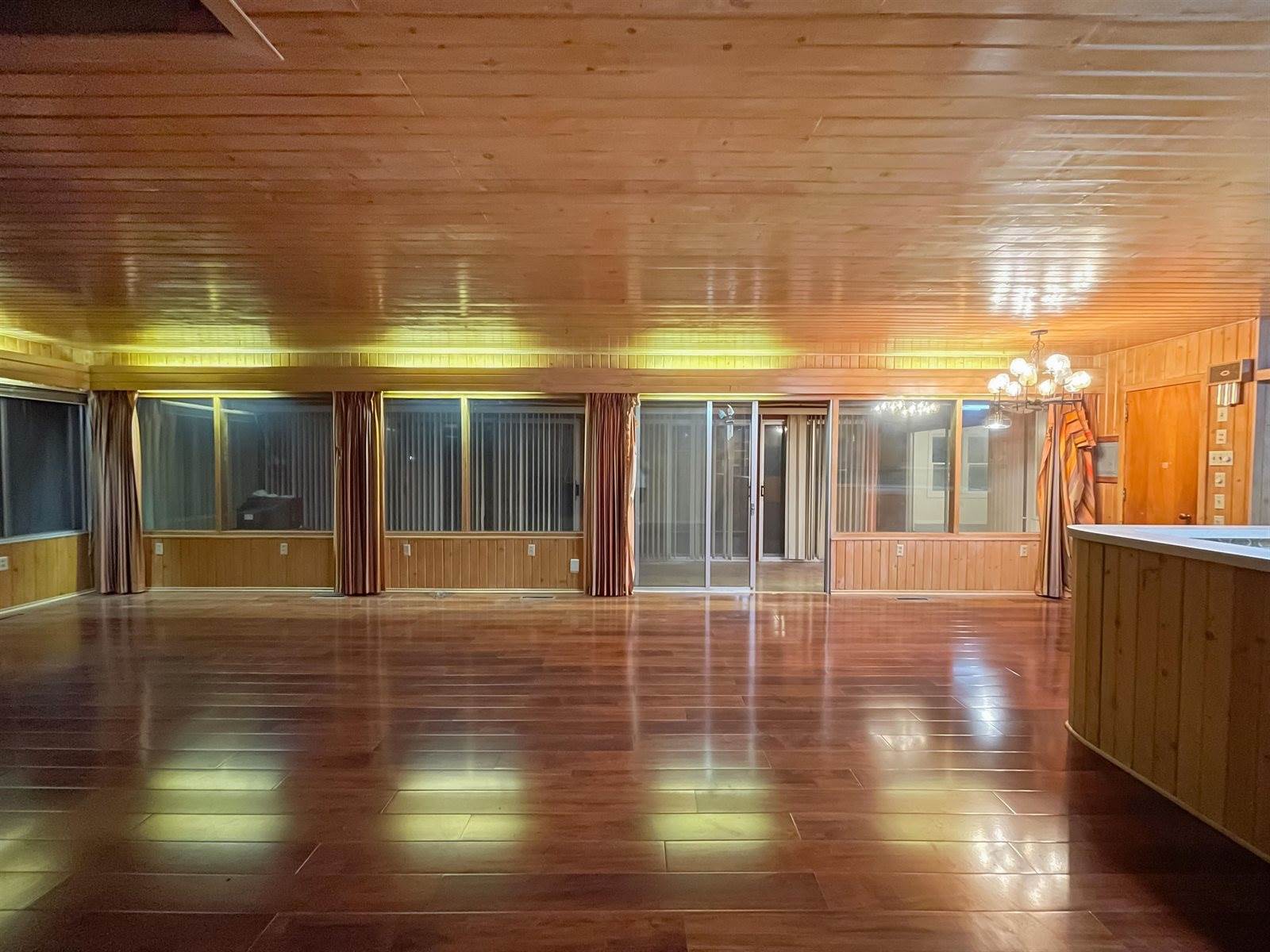 1326 North C St, Arkansas City, KS 67005