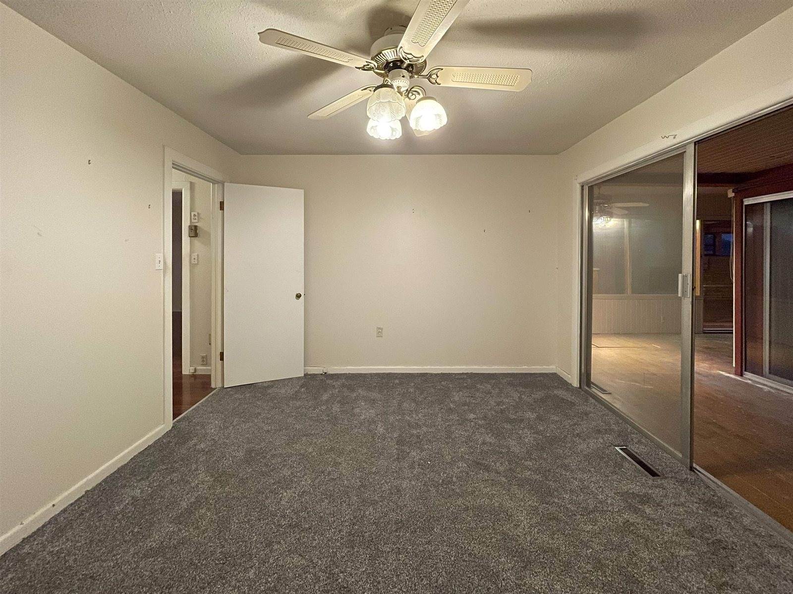 1326 North C St, Arkansas City, KS 67005