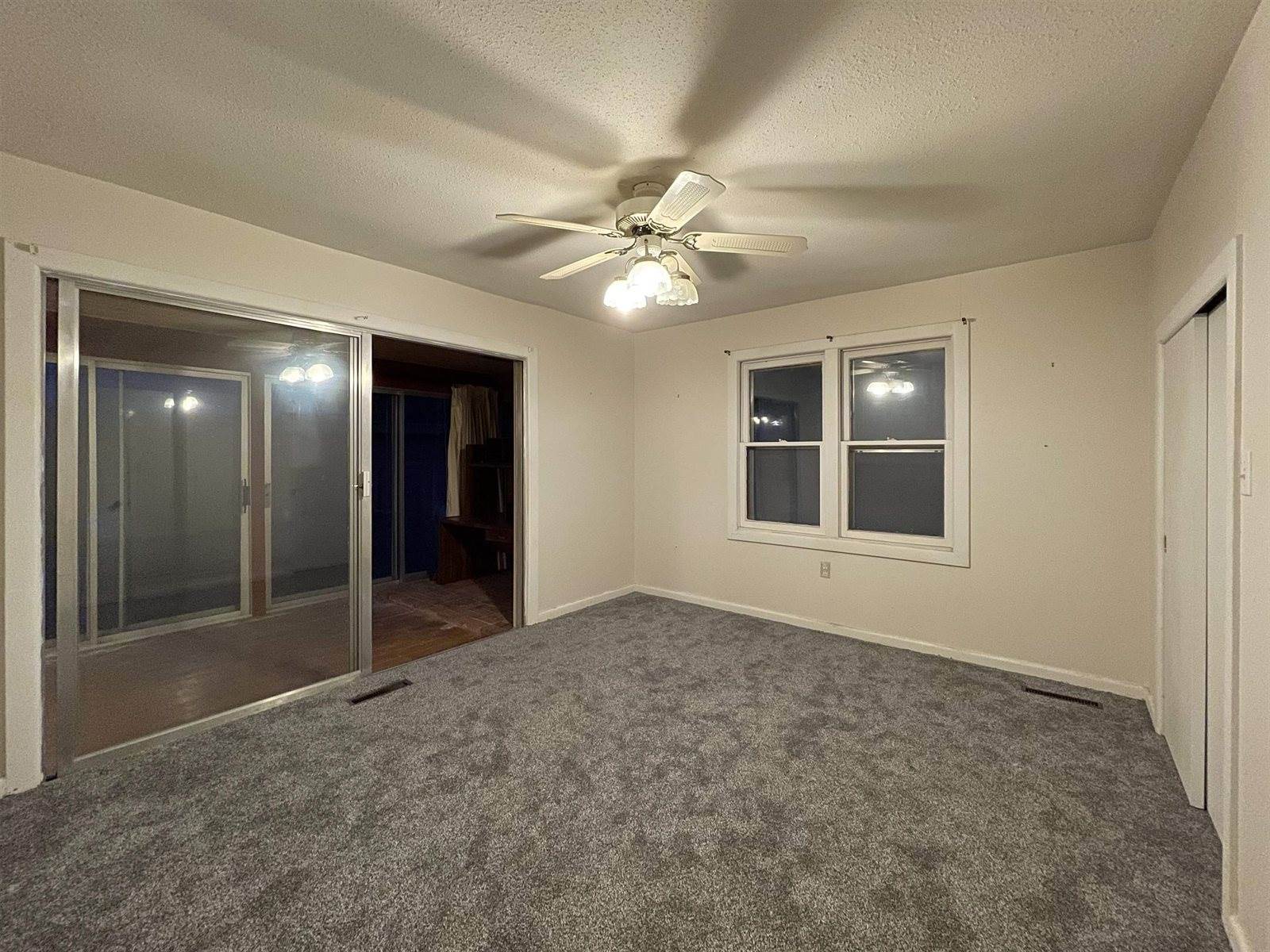 1326 North C St, Arkansas City, KS 67005