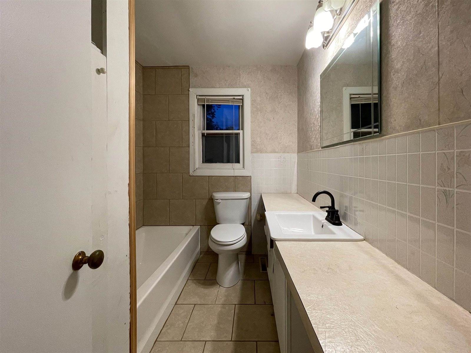 1326 North C St, Arkansas City, KS 67005