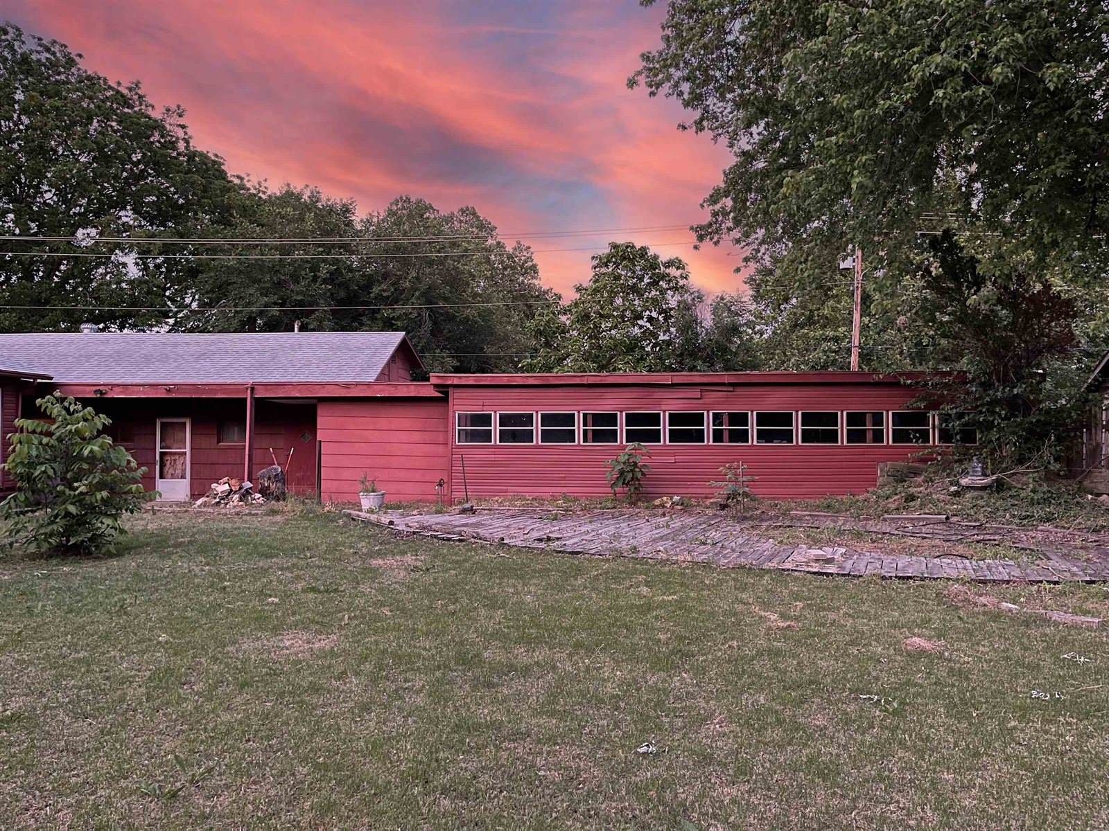 1326 North C St, Arkansas City, KS 67005