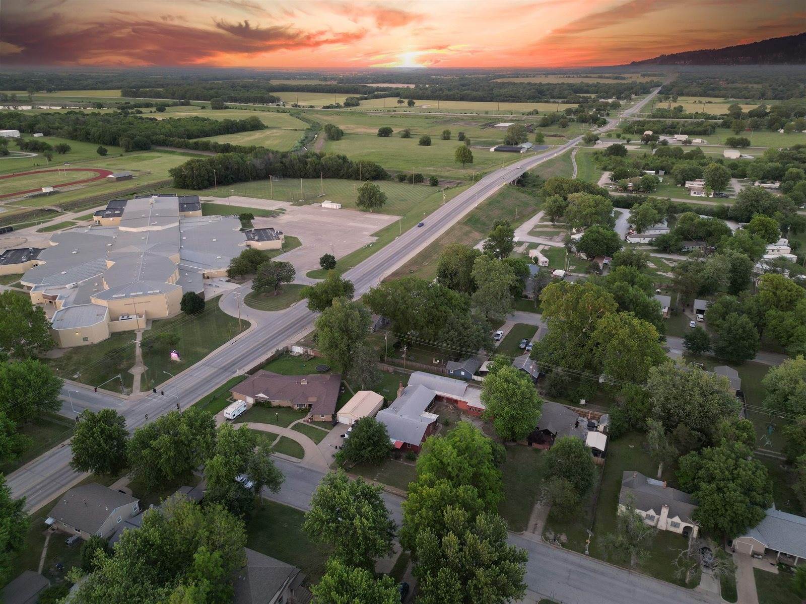 1326 North C St, Arkansas City, KS 67005