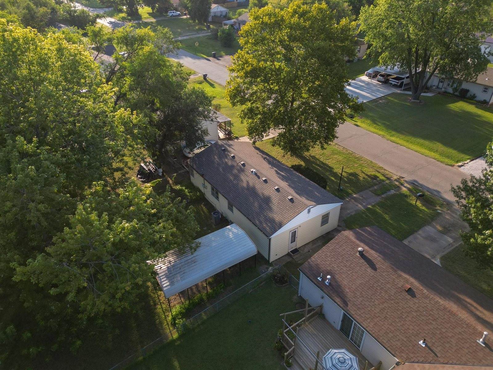 233 East Radio Ln, Arkansas City, KS 67005