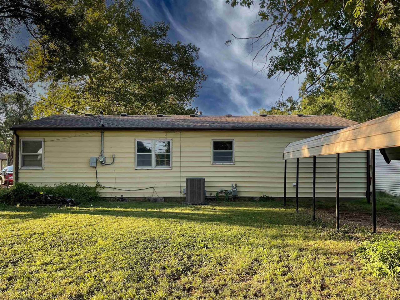 233 East Radio Ln, Arkansas City, KS 67005