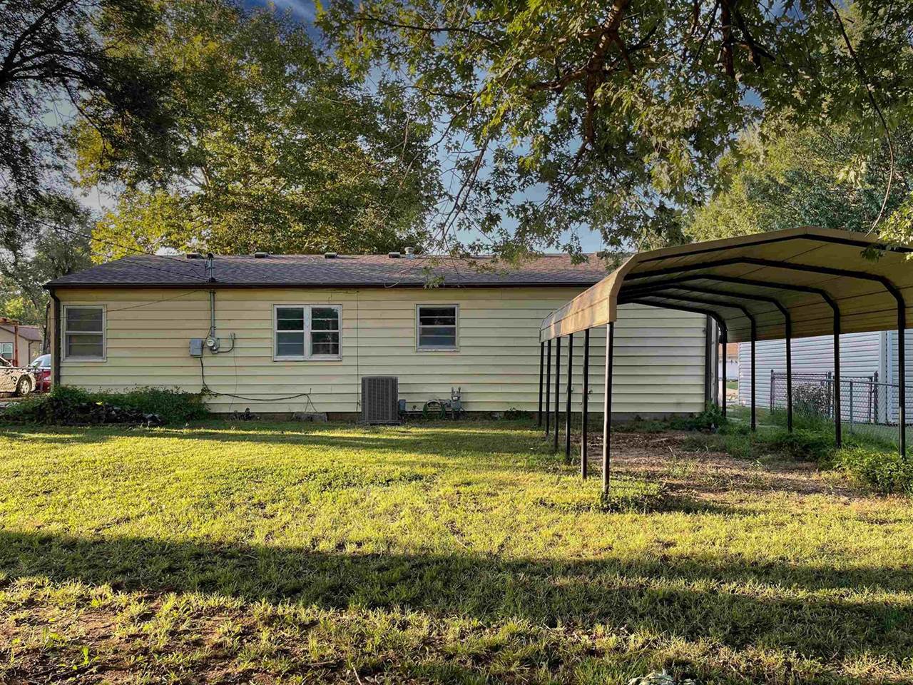 233 East Radio Ln, Arkansas City, KS 67005