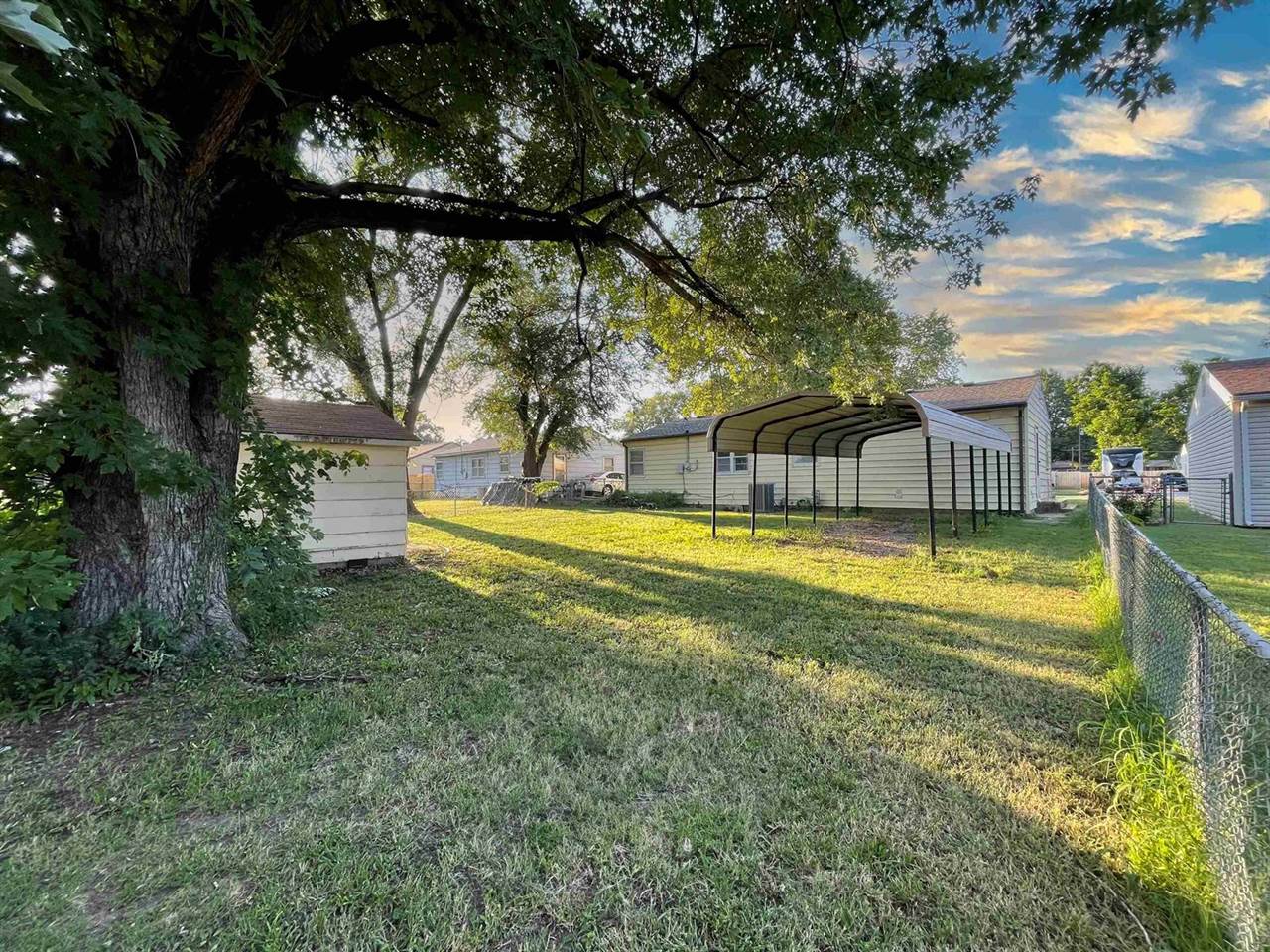 233 East Radio Ln, Arkansas City, KS 67005