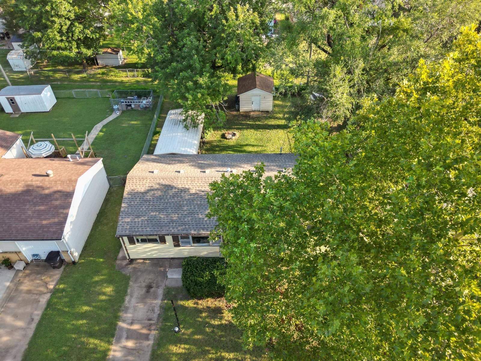 233 East Radio Ln, Arkansas City, KS 67005