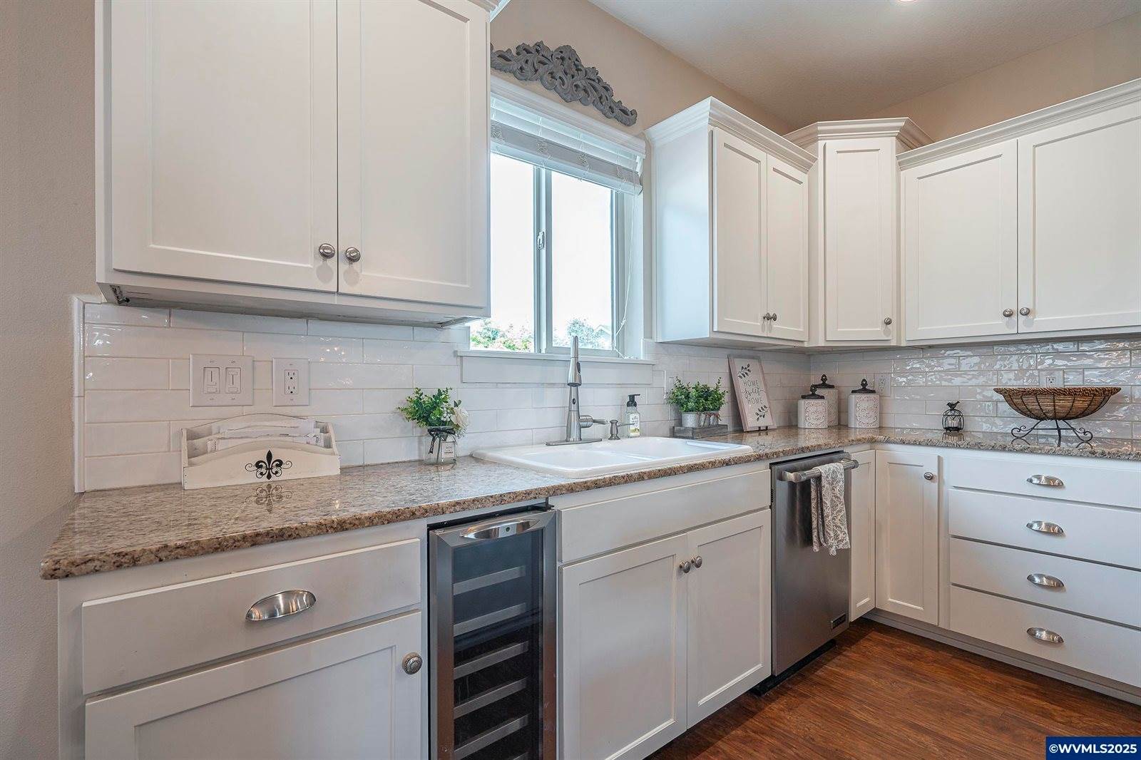 1164 SW Cherry St, Dallas, OR 97338