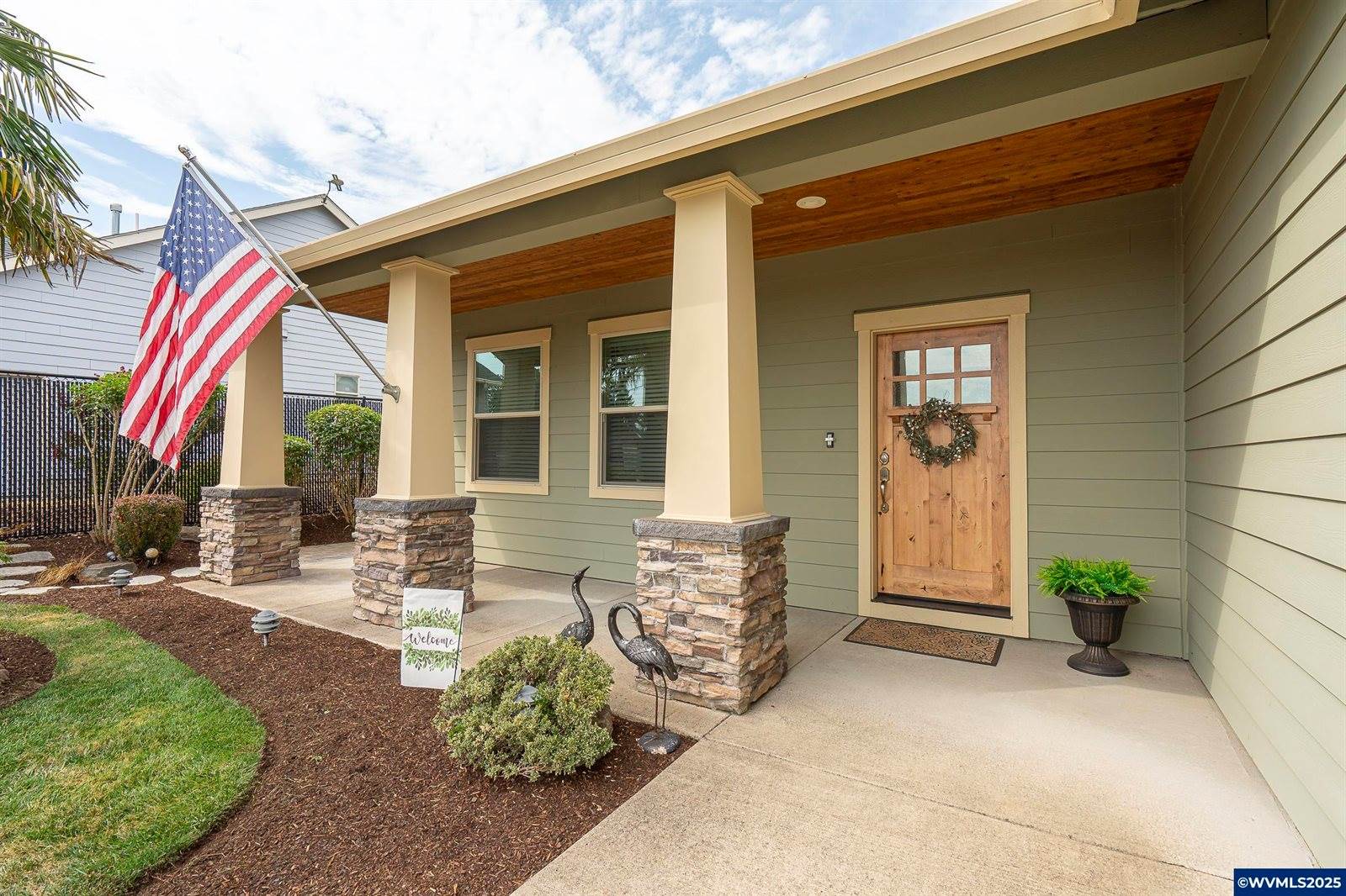 1164 SW Cherry St, Dallas, OR 97338