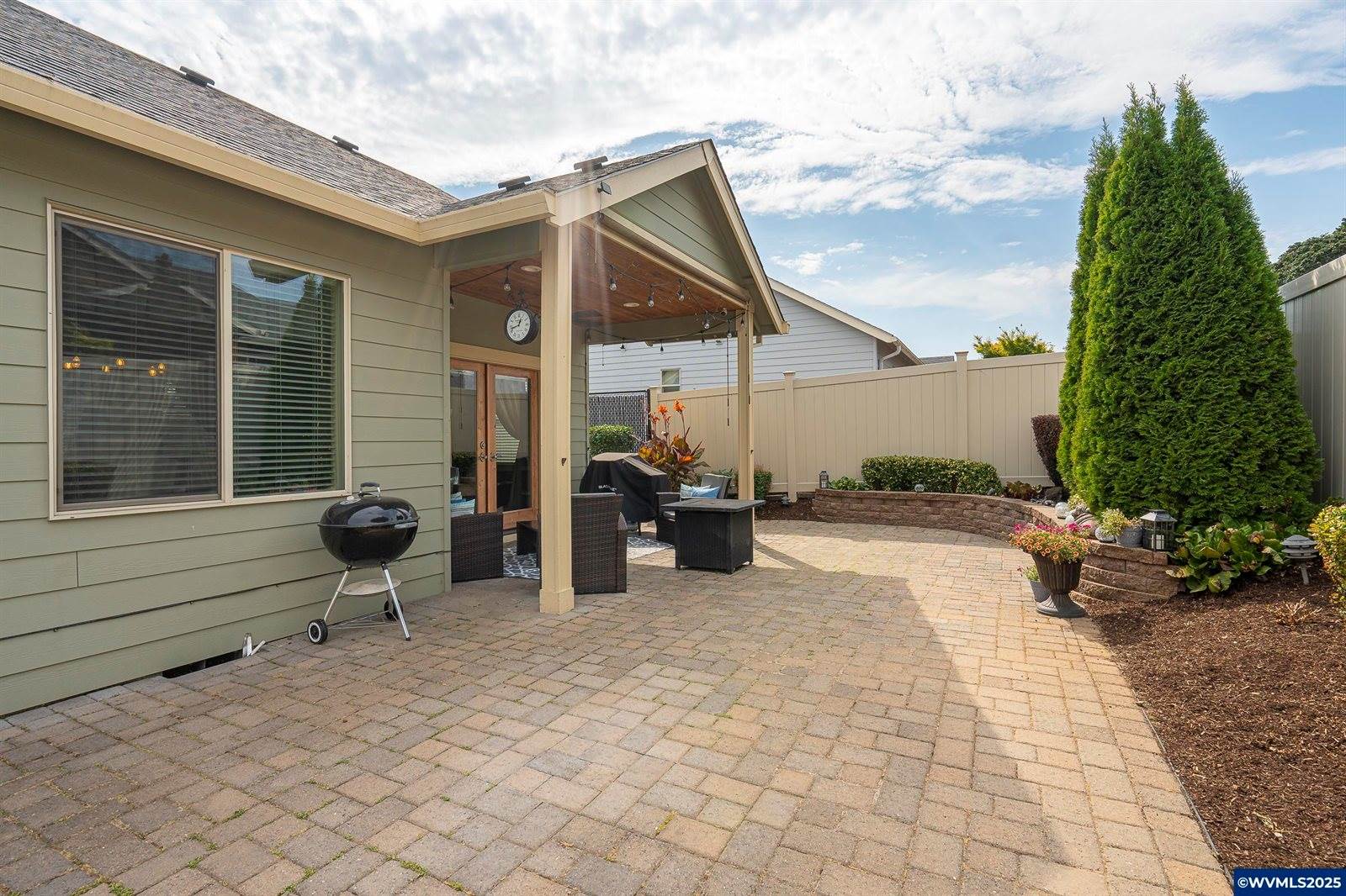 1164 SW Cherry St, Dallas, OR 97338