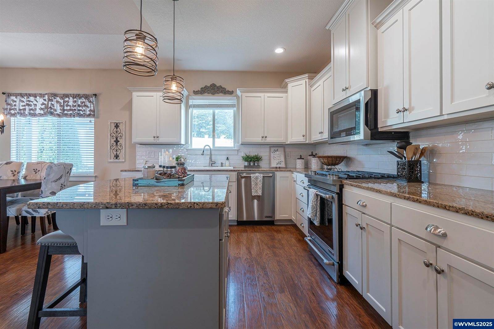 1164 SW Cherry St, Dallas, OR 97338