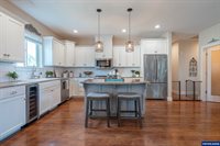 1164 SW Cherry St, Dallas, OR 97338