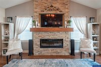 1164 SW Cherry St, Dallas, OR 97338