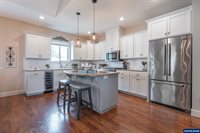 1164 SW Cherry St, Dallas, OR 97338