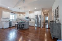 1164 SW Cherry St, Dallas, OR 97338