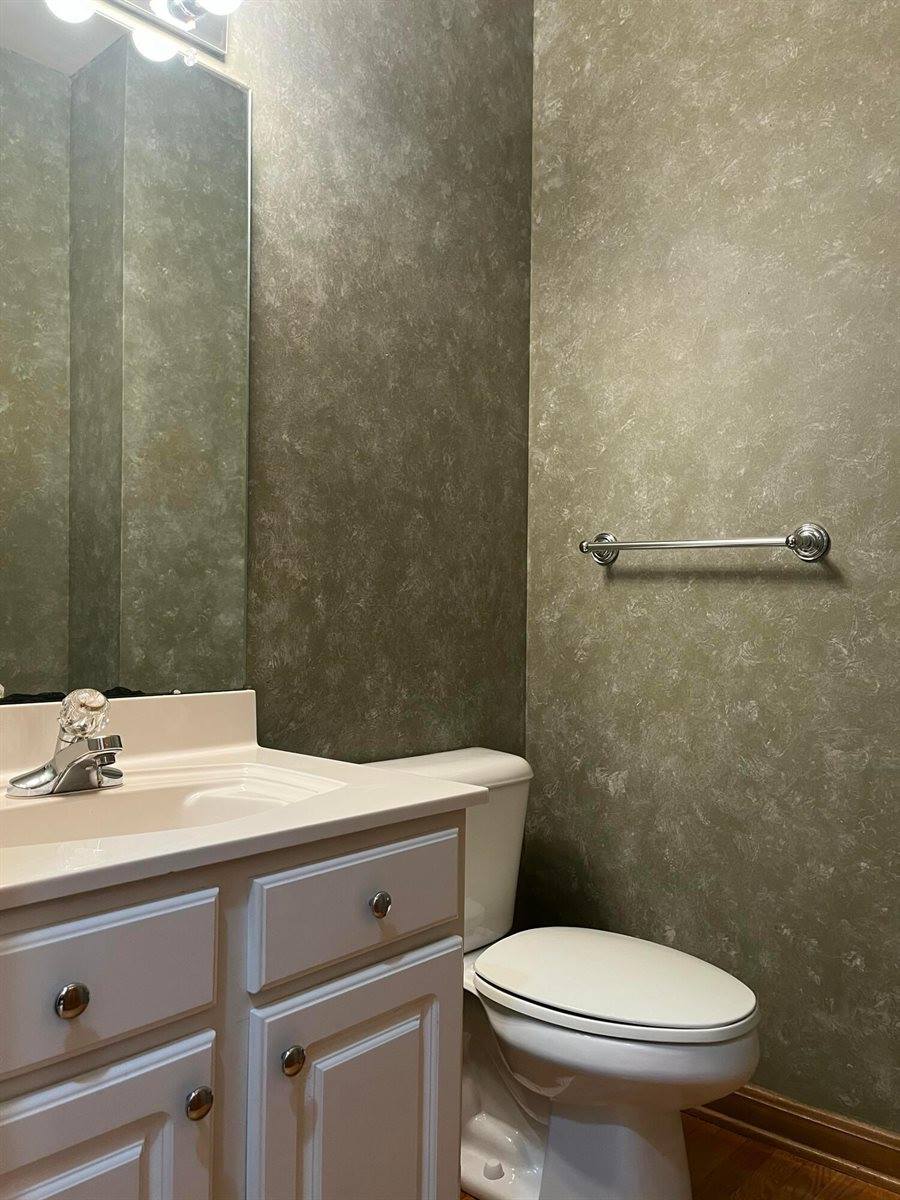 1156 Lake Point, Westerville, OH 43082