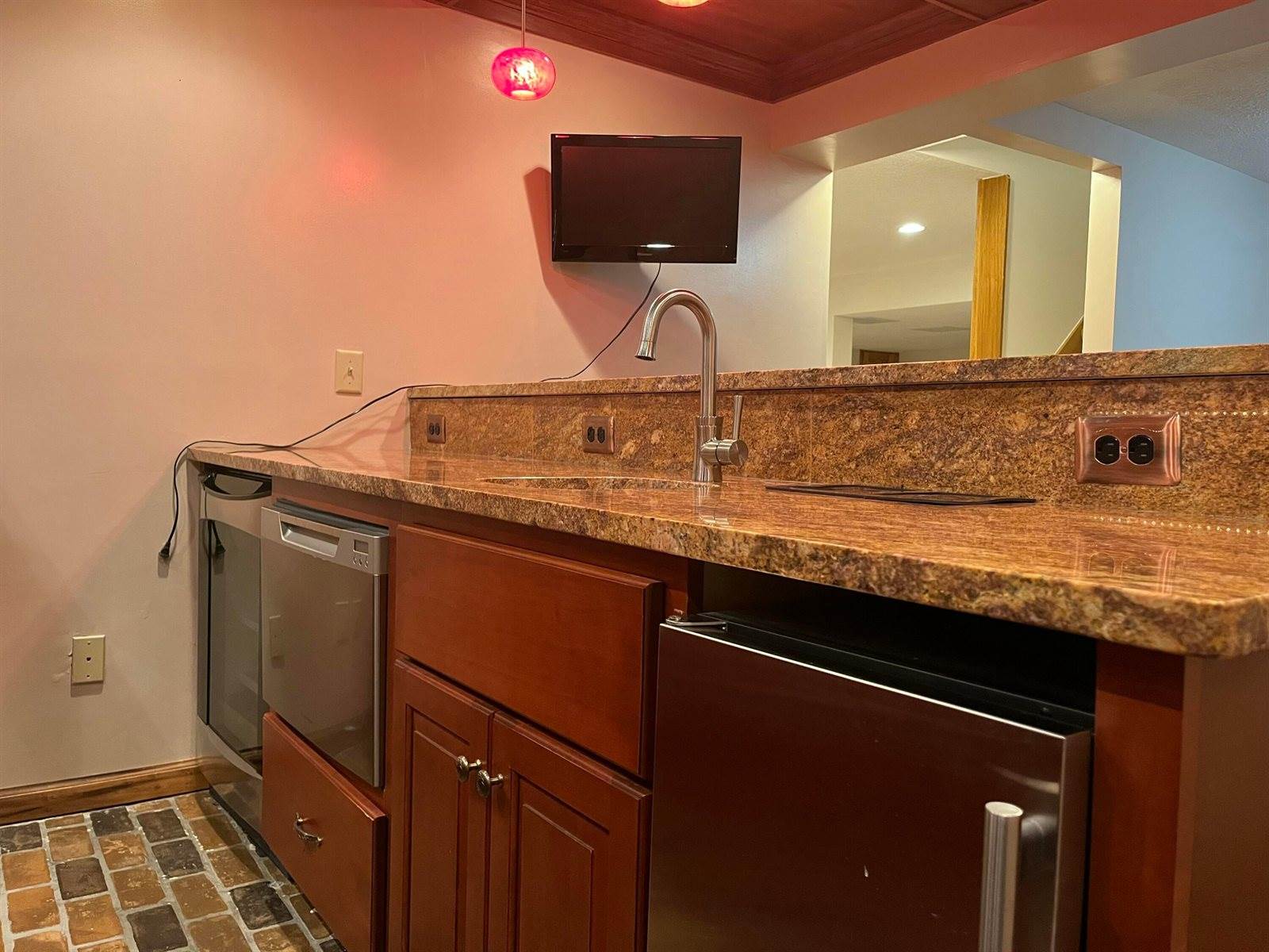 1156 Lake Point, Westerville, OH 43082