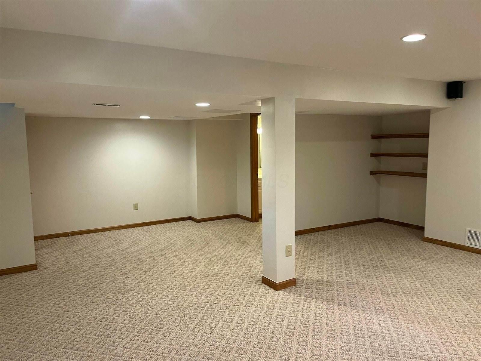 1156 Lake Point, Westerville, OH 43082