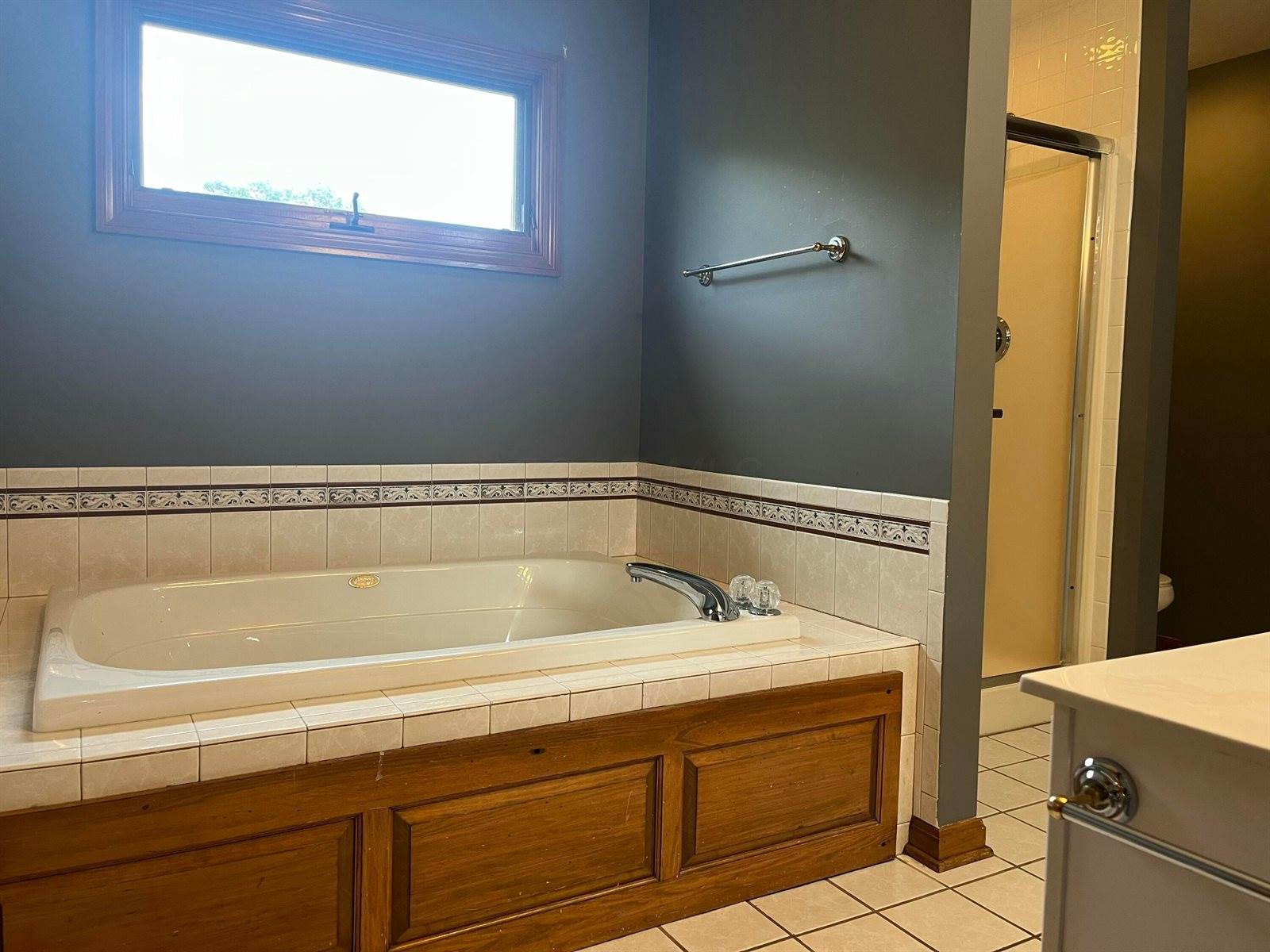 1156 Lake Point, Westerville, OH 43082