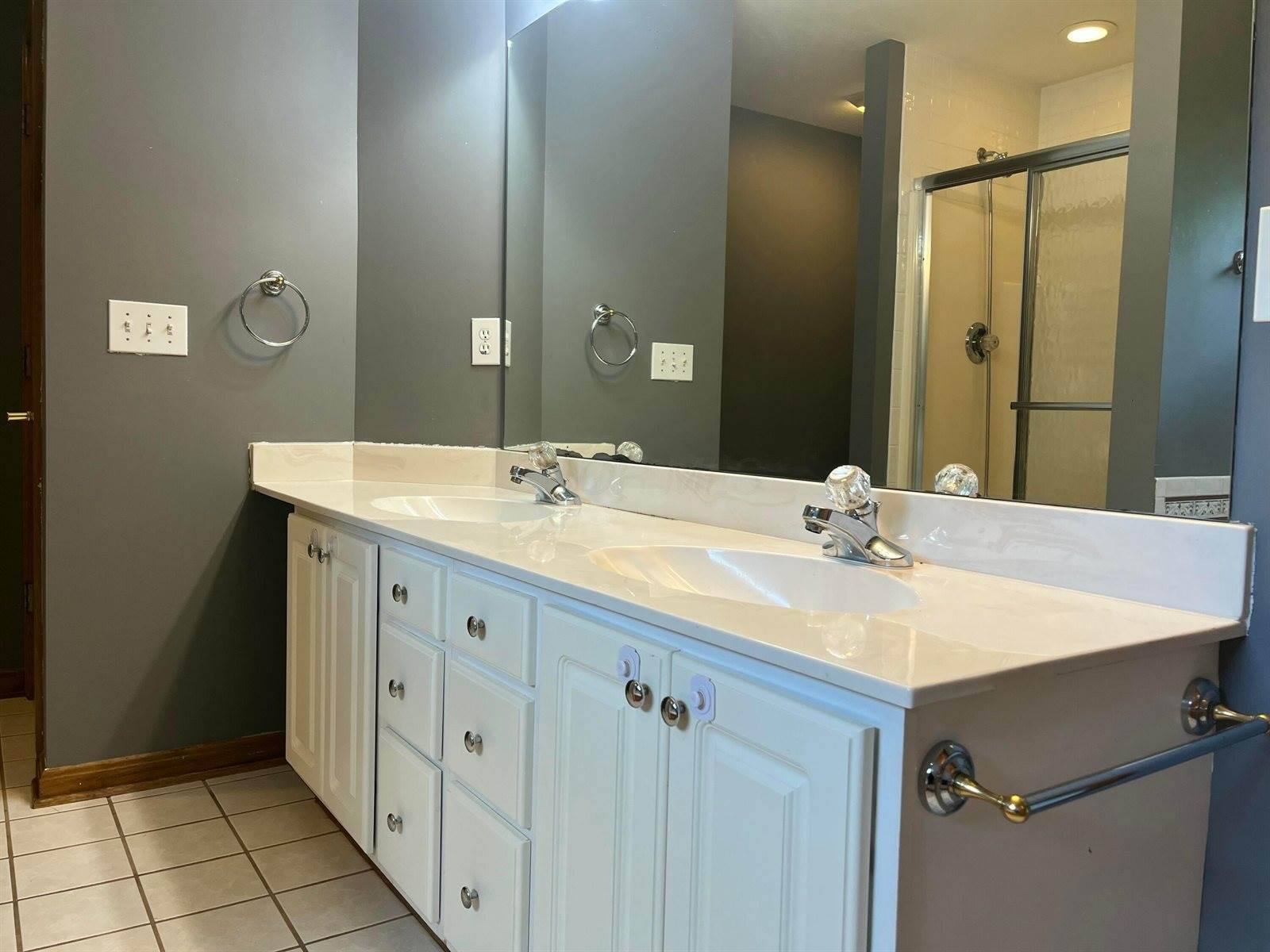 1156 Lake Point, Westerville, OH 43082