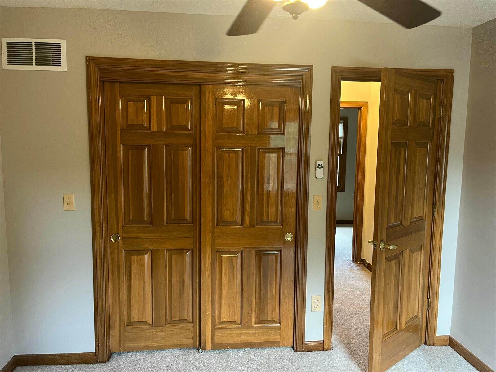 1156 Lake Point, Westerville, OH 43082