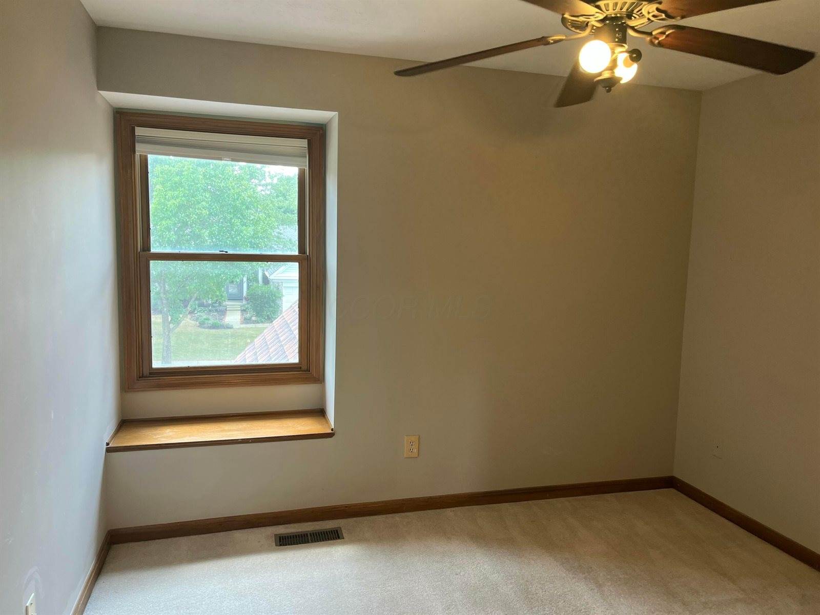 1156 Lake Point, Westerville, OH 43082