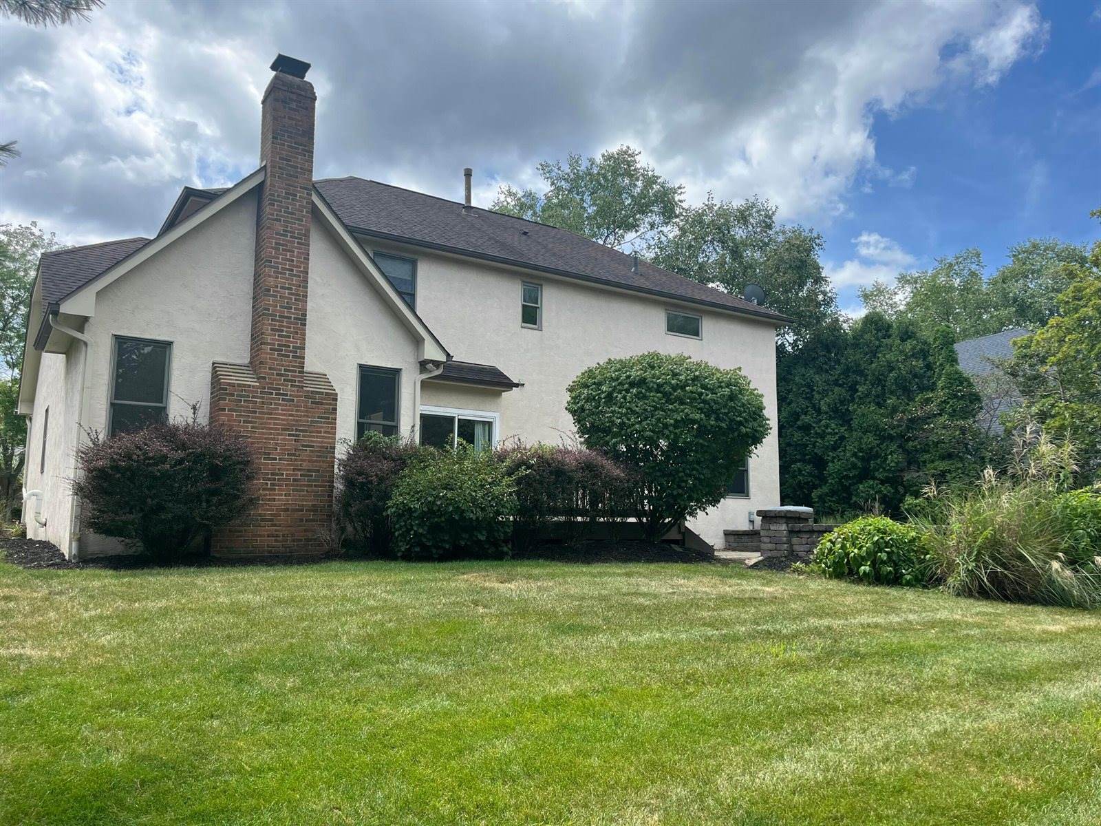 1156 Lake Point, Westerville, OH 43082