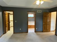 1156 Lake Point, Westerville, OH 43082