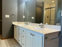 1156 Lake Point, Westerville, OH 43082