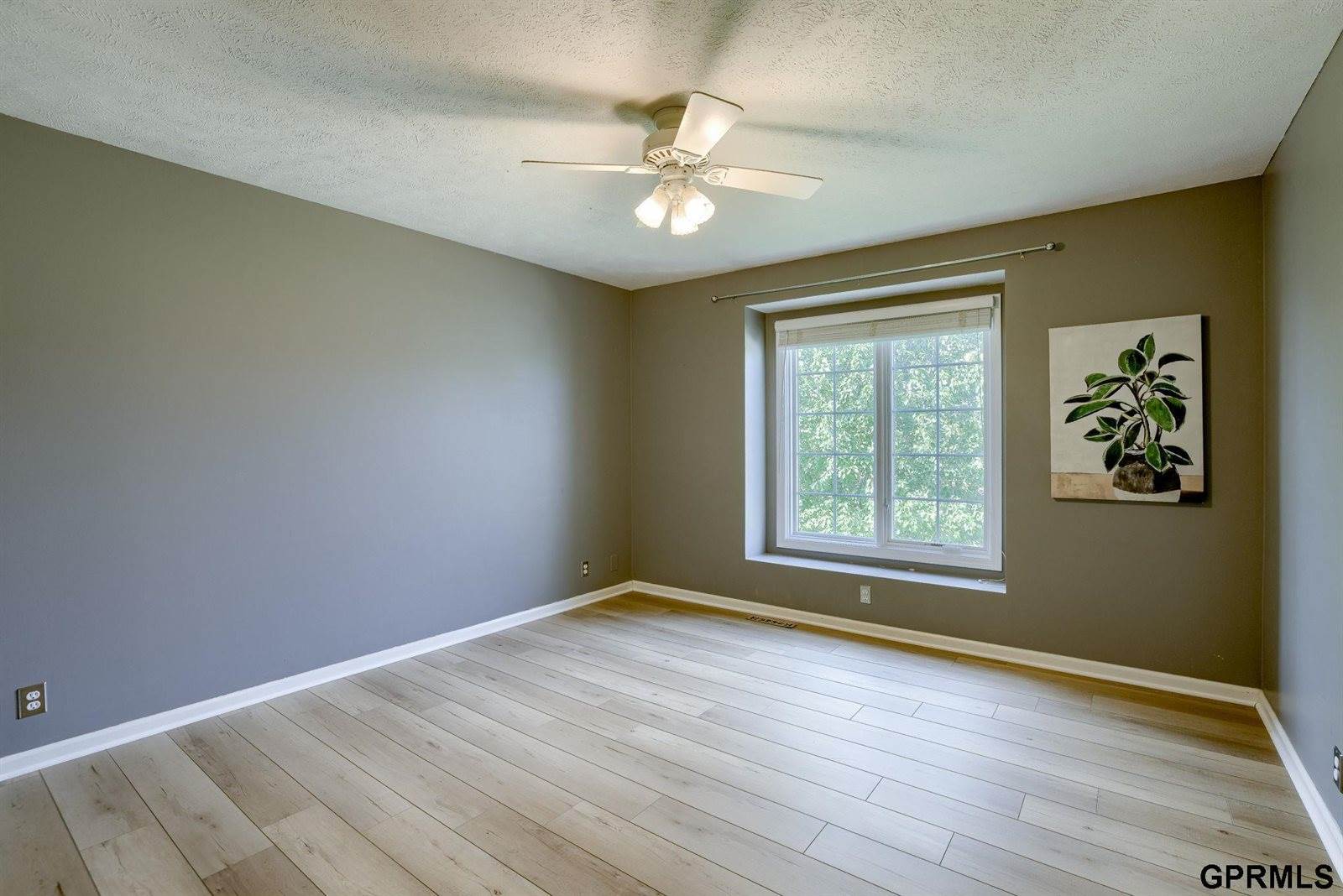 1525 South 181St Street, Omaha, NE 68130