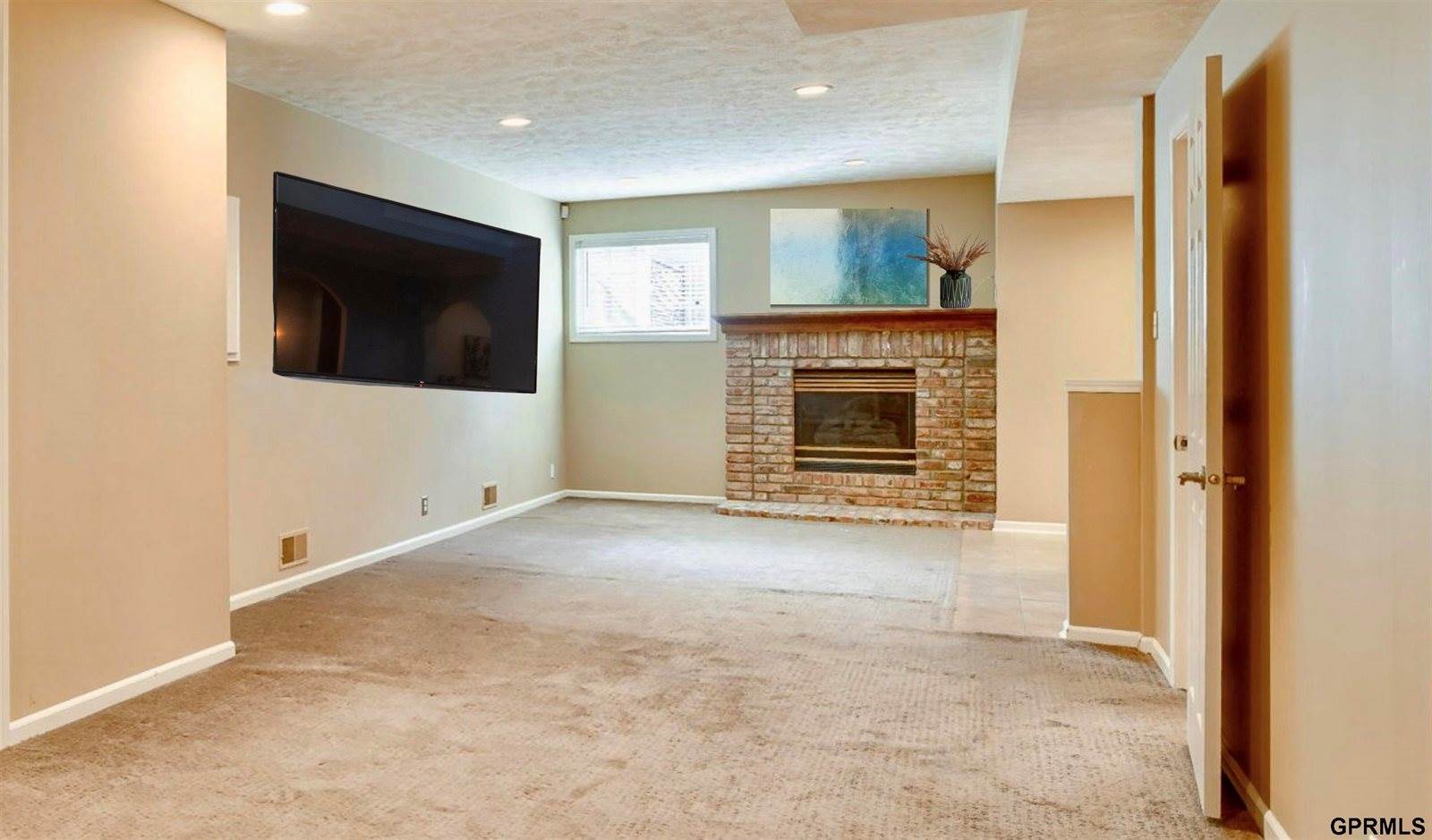 1525 South 181St Street, Omaha, NE 68130