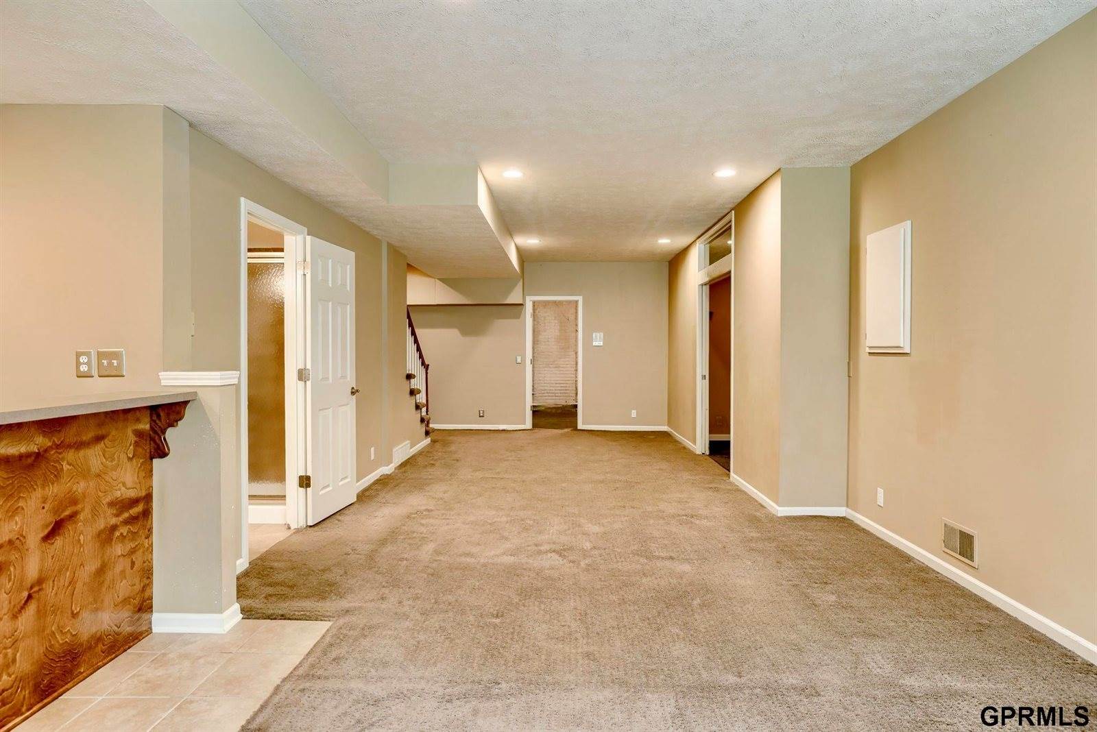 1525 South 181St Street, Omaha, NE 68130