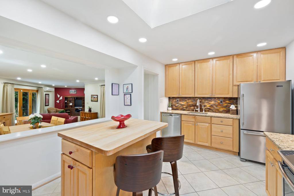 6801 Tildenwood Lane, Rockville, MD 20852