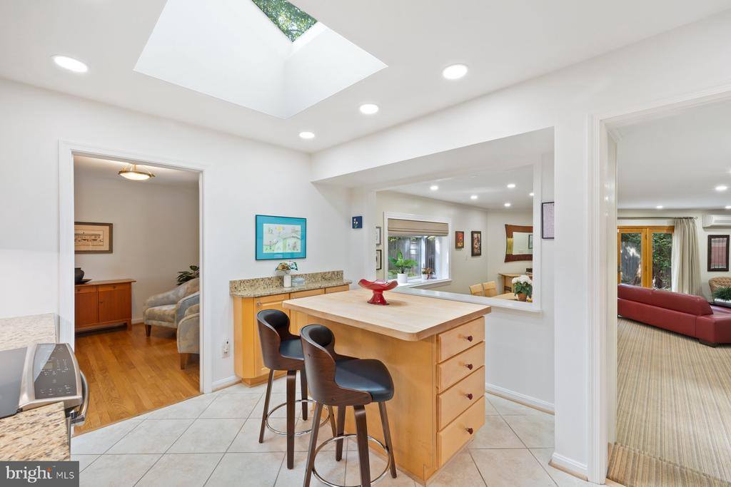 6801 Tildenwood Lane, Rockville, MD 20852