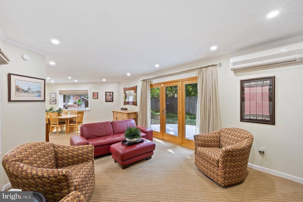 6801 Tildenwood Lane, Rockville, MD 20852