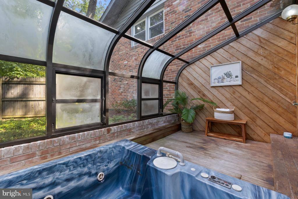 6801 Tildenwood Lane, Rockville, MD 20852