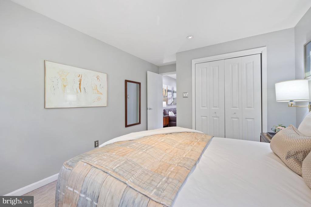 6801 Tildenwood Lane, Rockville, MD 20852