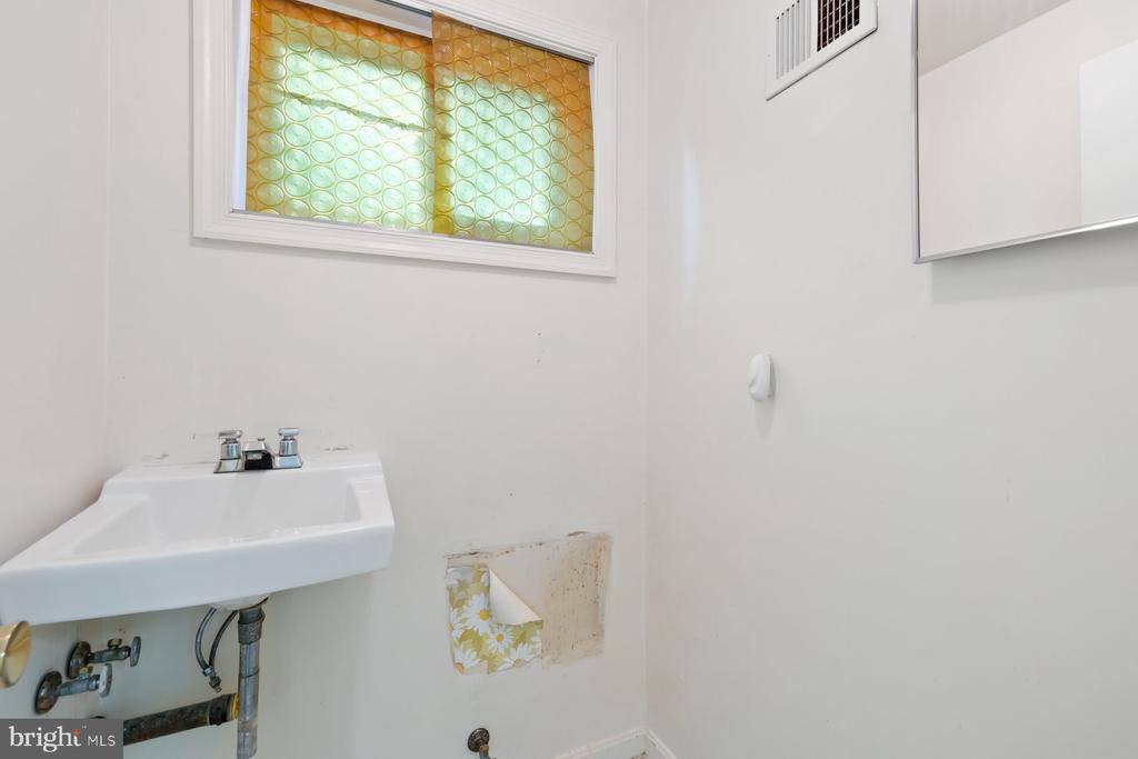 6801 Tildenwood Lane, Rockville, MD 20852