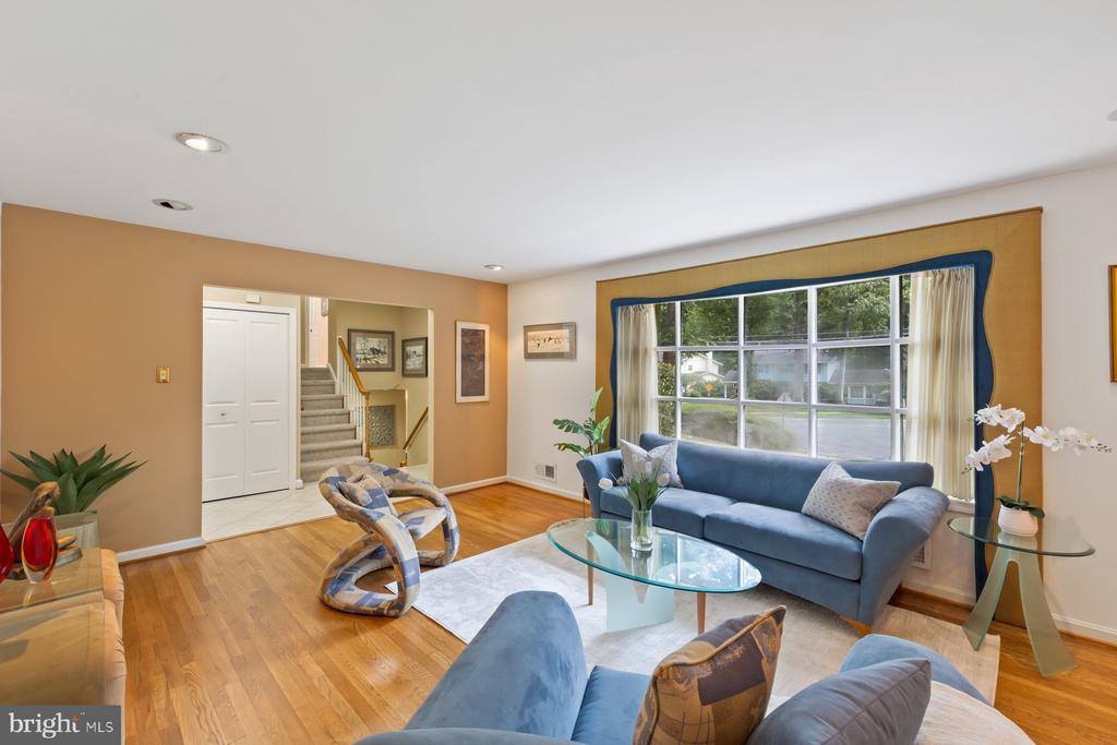 6801 Tildenwood Lane, Rockville, MD 20852