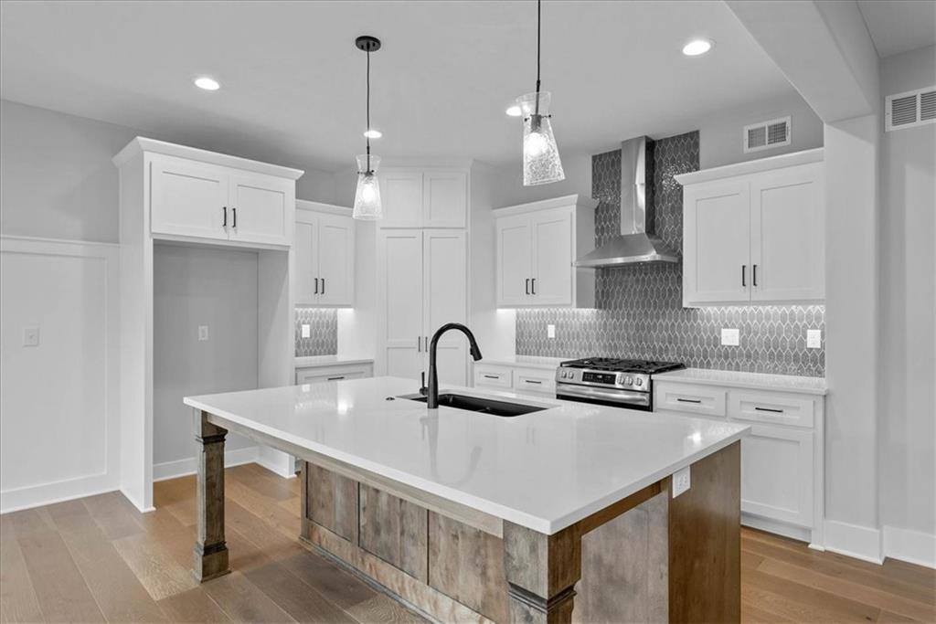 4015 NE Sagamore Drive, Lee's Summit, MO 64064