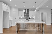 4015 NE Sagamore Drive, Lee's Summit, MO 64064