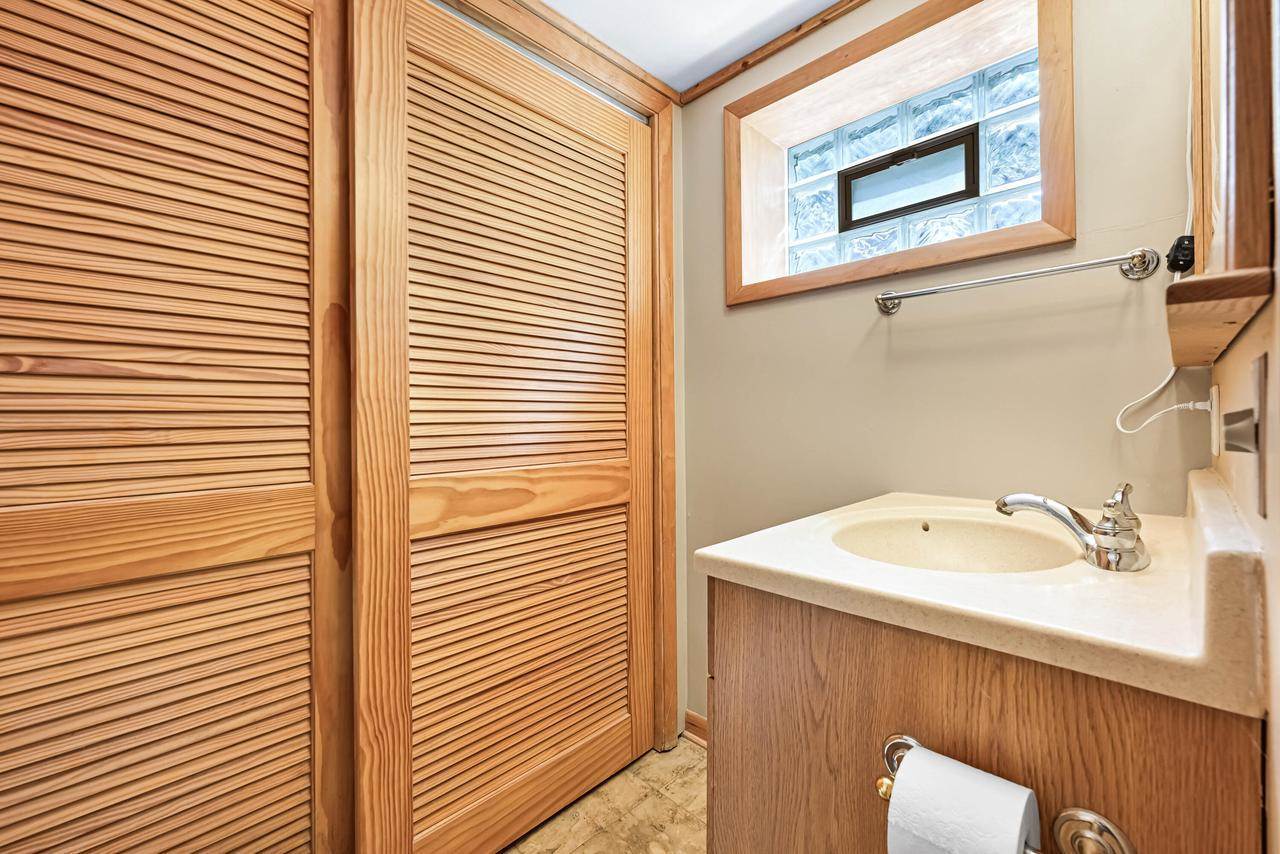 N7817 E Lakeshore Dr, Whitewater, WI 53190